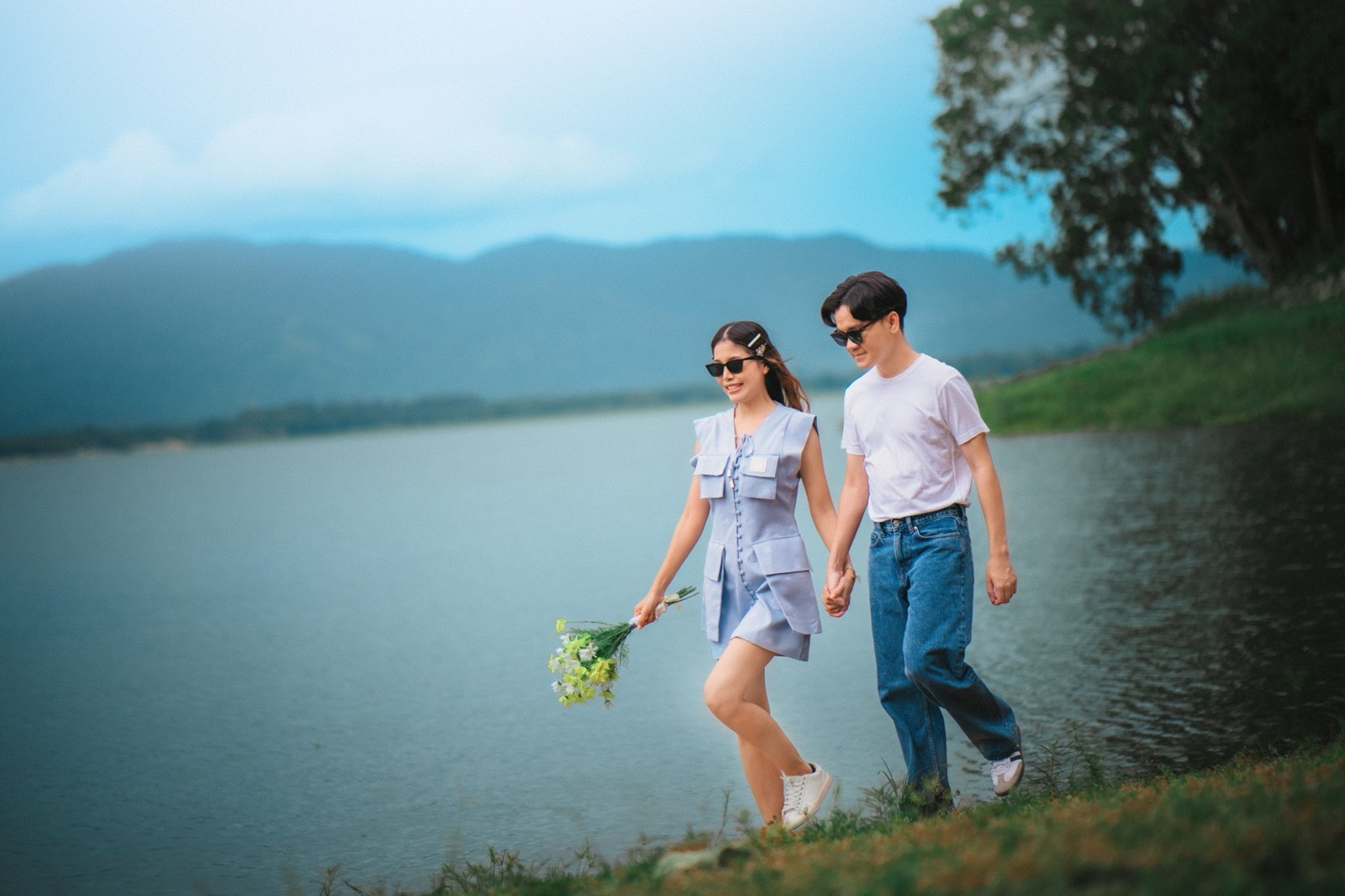 Amm and Hrung walking beside the lake